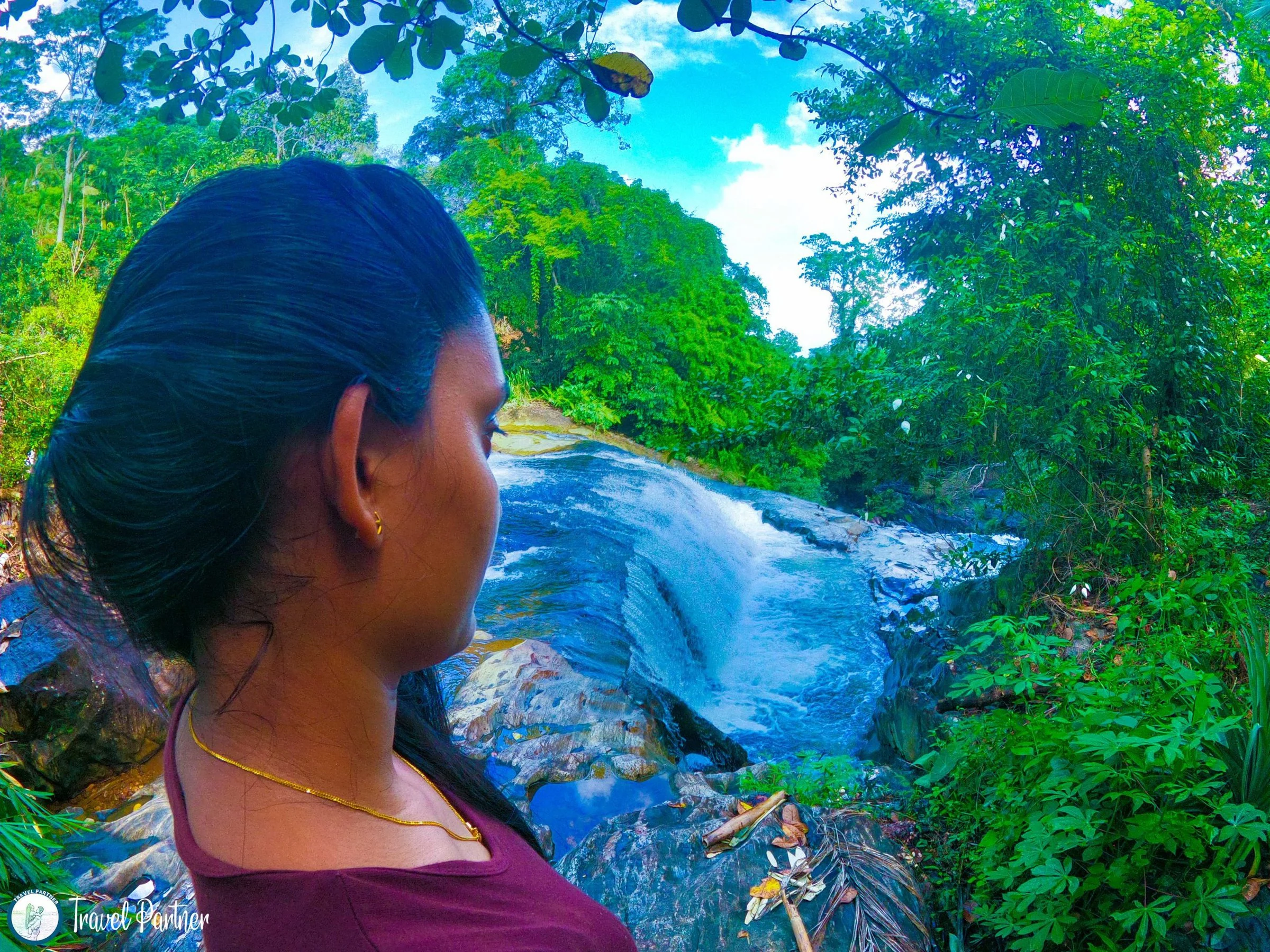 Dodam Falls Sri Lanka - Travel Girl