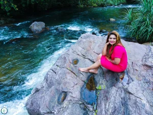 Beautiful girls in Sri Lanka Travel
